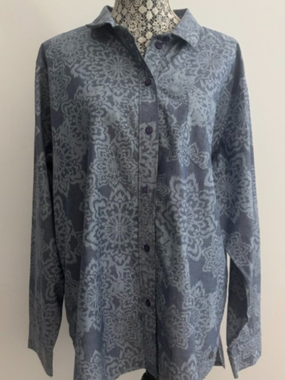 Life is Good Women's Blue Long Sleeve Button Down Top - XL